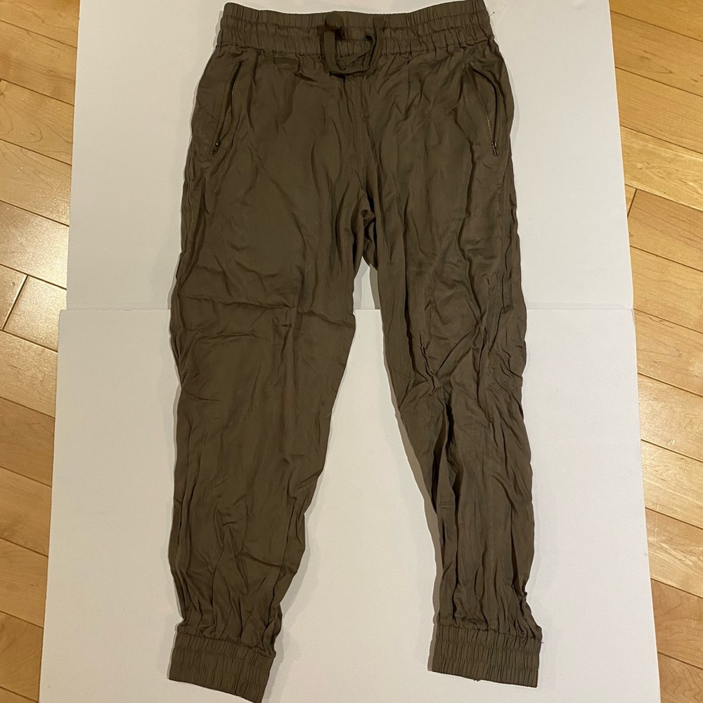Lightweight joggers large